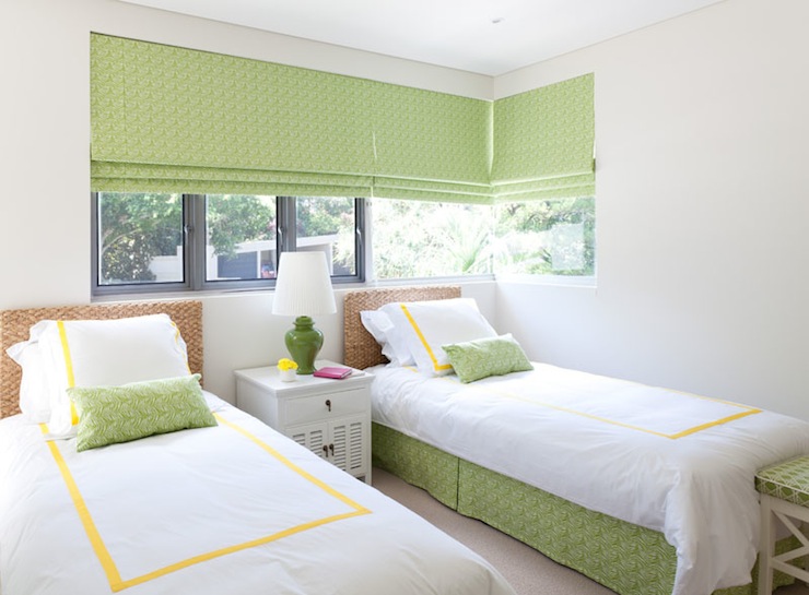Thiết kế rèm Roman Sơn Quỳnh cho không gian khách sạn hiện đại và trẻ trung.
