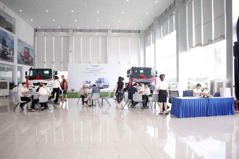 Rèm Thanh Hương lắp đặt rèm cuốn chống nắng tại Showroom ô tô Trọng Thiện- Hải Phòng