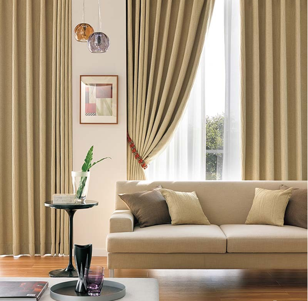 Rèm vải thường được sử dụng nhiều để tạo cảm giác dày dặn, kín đáo khi treo trên cửa sổ